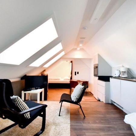 Modern And Cozy Studio In A Former Coach House Robertville Buitenkant foto