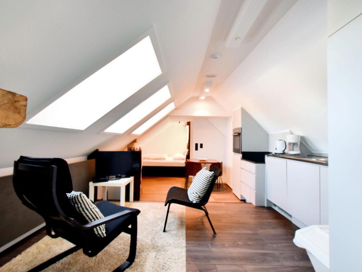 Modern And Cozy Studio In A Former Coach House Robertville Buitenkant foto
